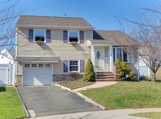 13 Louise Ct, Belleville, NJ 07109