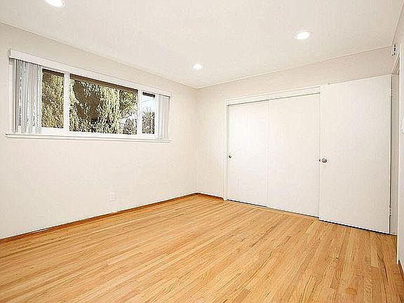 3rd image of 1064 Matadero Dr