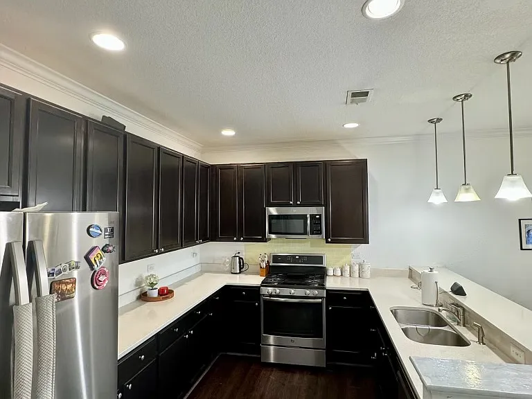4080 Trenwith Ln — Photo 6