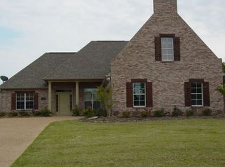 995 N Azalea Dr, Madison, MS 39110