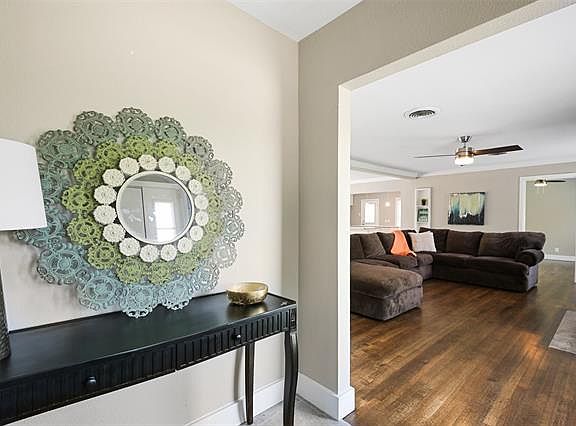 4th image of 4006 Walnut Hill Ln