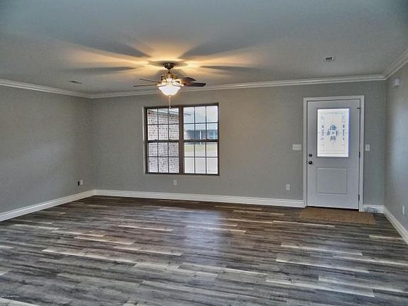 3rd image of 225 Davis Dr