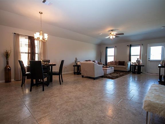 4th image of 9511 Green Maple Ct