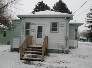 511 16th St N, Moorhead, MN 56560