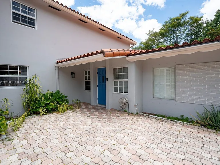 5613 Pierce St #1 — Photo 4