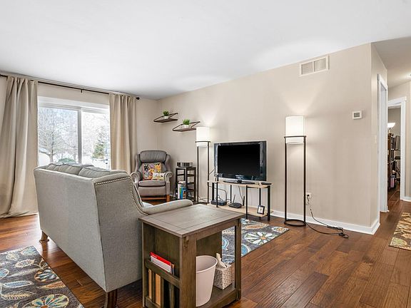 5th image of 1241 Thomas Dr #1241