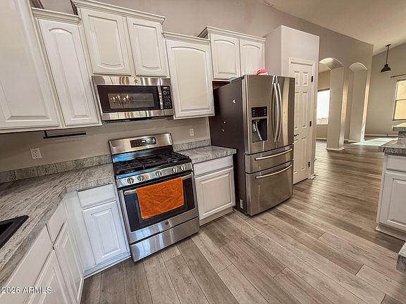 2nd image of 44089 W PIONEER Road