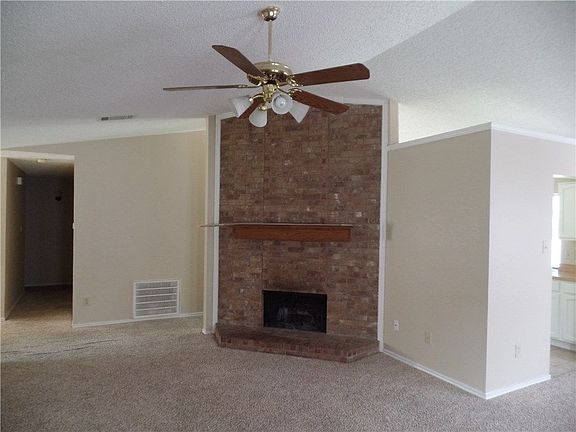 3rd image of 125 Brockway Dr