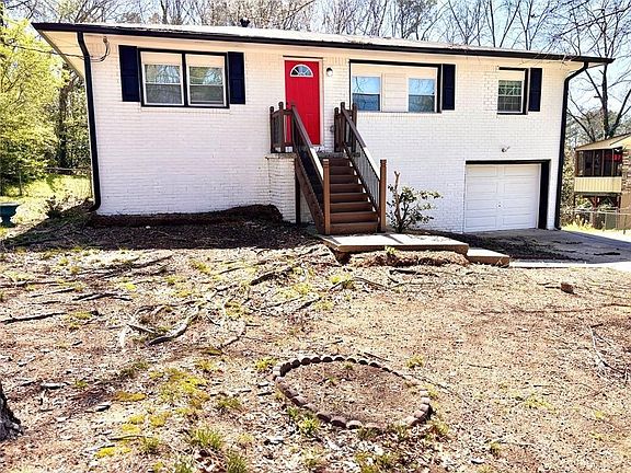 4th image of 2834 Green Trail Dr