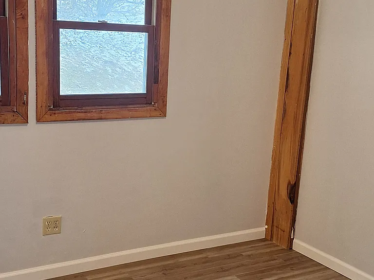15 Beyrleye Ave — Photo 6