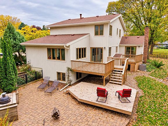 5th image of 2024 Telemark Ct NW