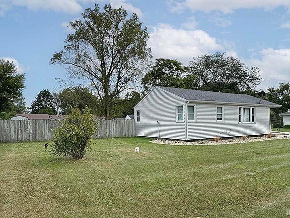 3rd image of 59636 Rosedale Ave