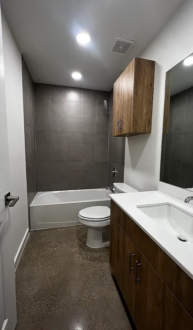2 bed, 1012 sqft, $1,300 — Photo 2