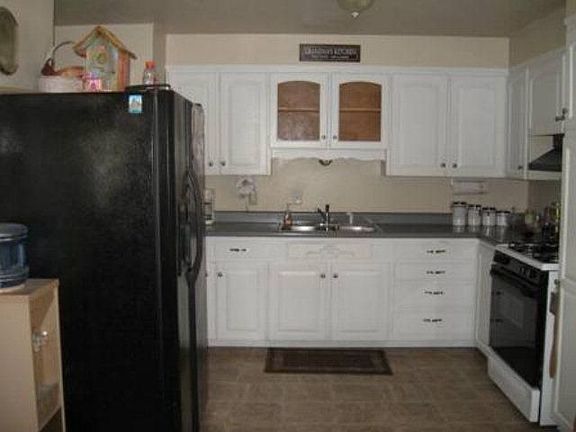 4th image of 1300 Burk Pl
