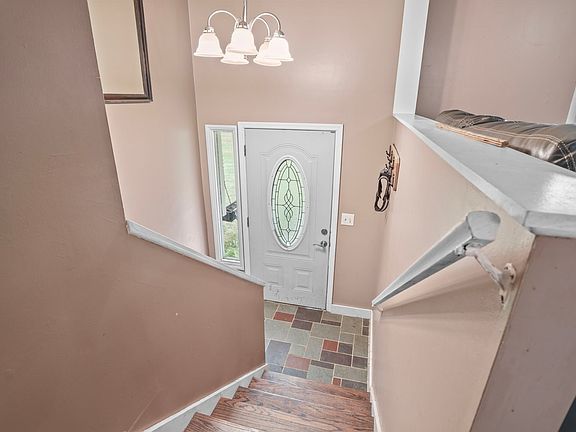 4th image of 824 Spencer Rd