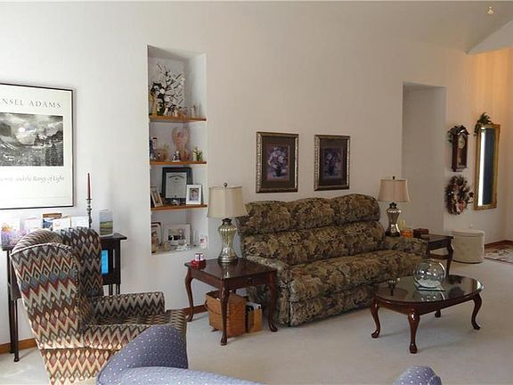 5th image of 720 S Kisner Dr