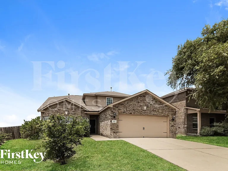 9005 Woodfern Dr — Photo 2
