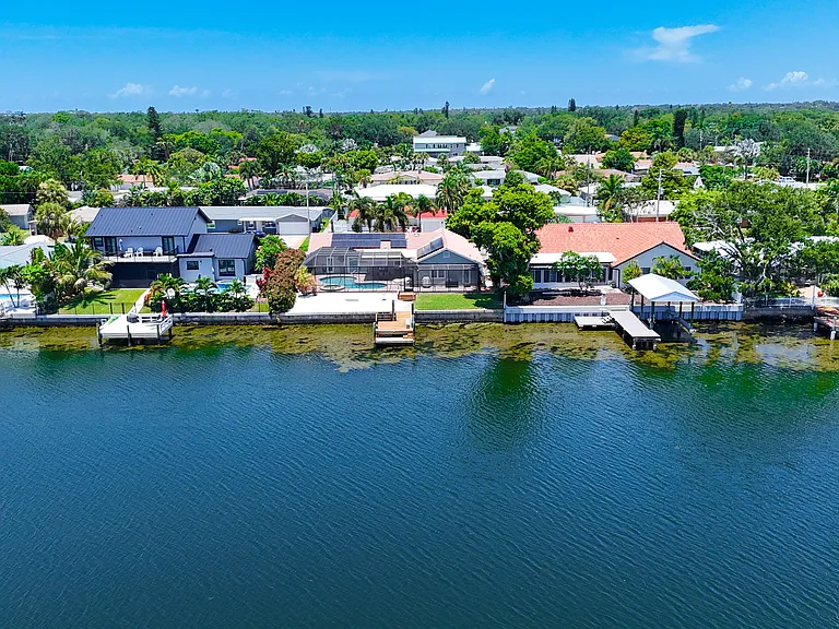 2316 S Shore Dr SE — Photo 56