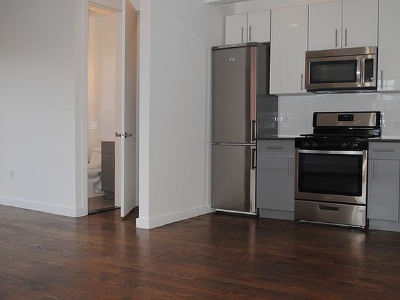 2nd image of 387 Quincy St APT 6S