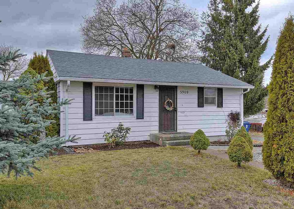 1st image of 5909 N Douglas Dr