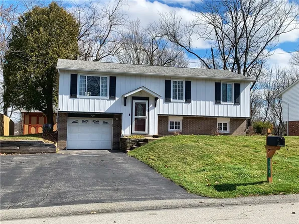 709 Blue Ridge Rd, Pittsburgh, PA 15239