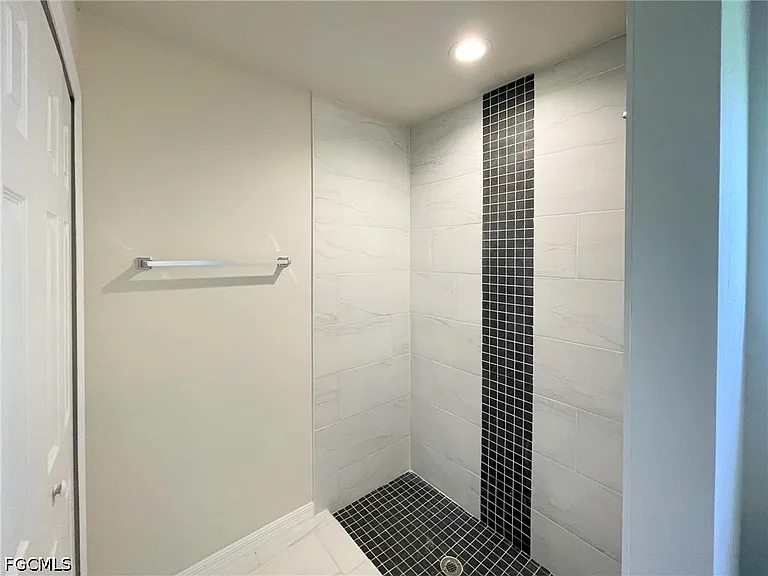 507 NE 7th Ave — Photo 7