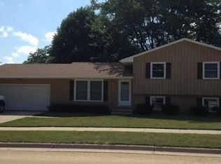 403 11th Ave, Monroe, WI 53566