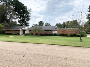 108 Pecan Orchard Ln, Amory, MS 38821