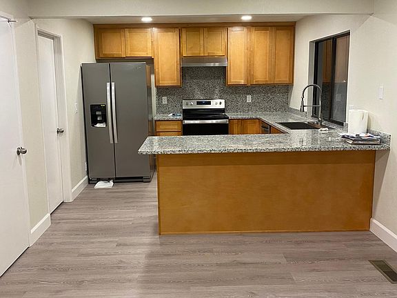 2nd image of 750 Seawood Way
