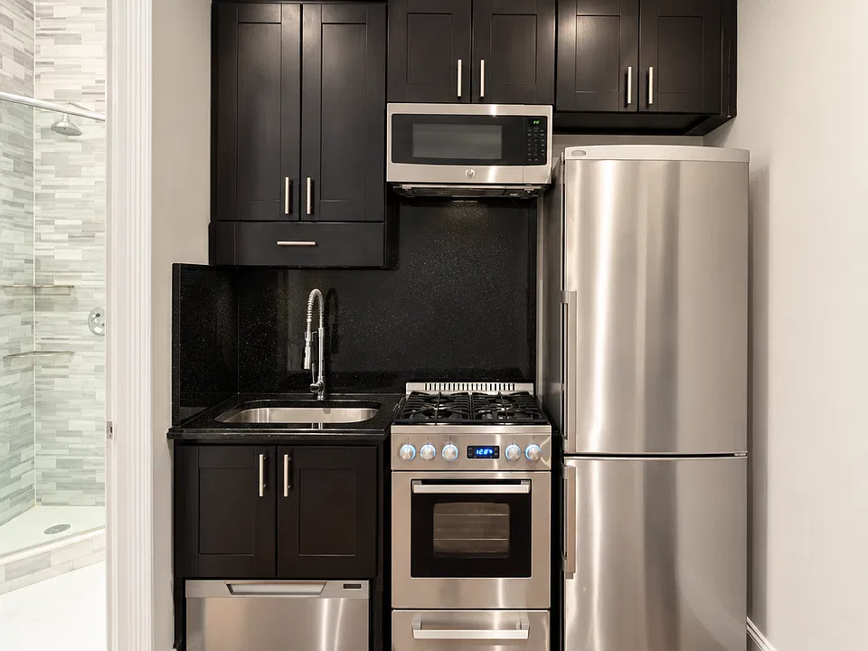 17 W 103rd St #2A