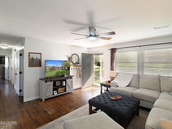 5th image of 3831 Sullivan Rd