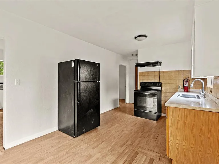 4222 18th St N — Photo 5