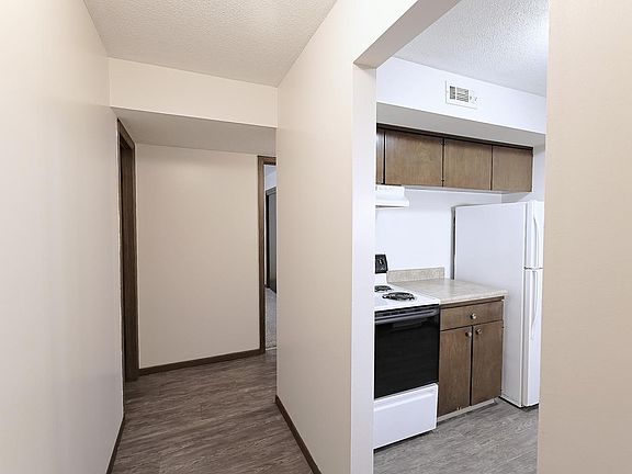 5th image of 2335 Lynn St #1X1