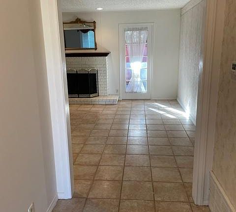 4th image of 5120 Lake Shore Dr