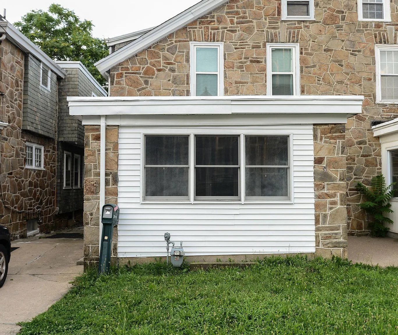 3 bed, 1875 sqft, $2,000 — Photo 1