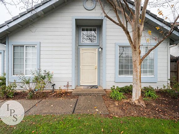 2nd image of 2188 E Pinedale Ave