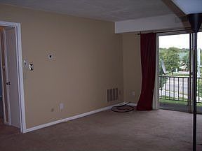 4th image of 36 Courtside Dr Unit A-32