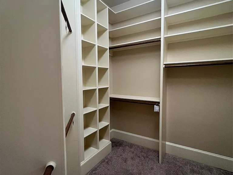 2330 Camden Dr — Photo 18