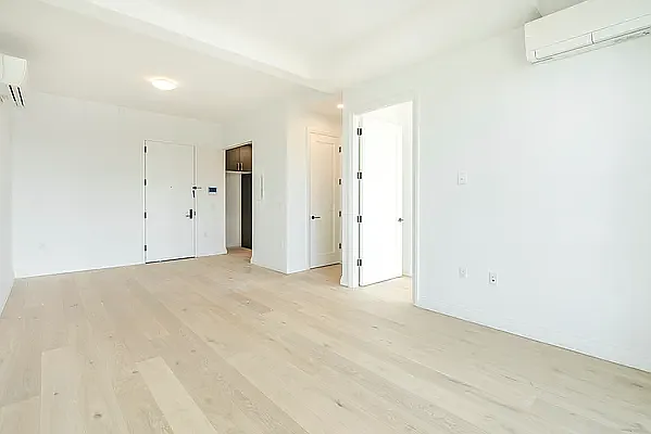 875 4th Avenue — Photo 2