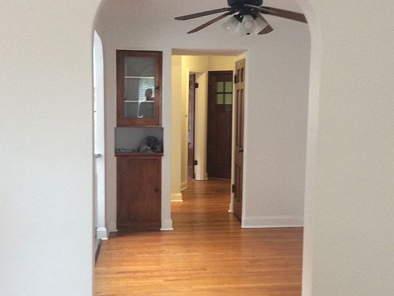 3rd image of 6618-6620 Devonshire Ave