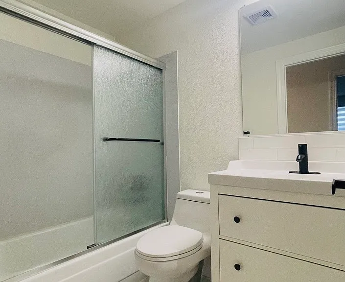 2201 Virginia Ct — Photo 8
