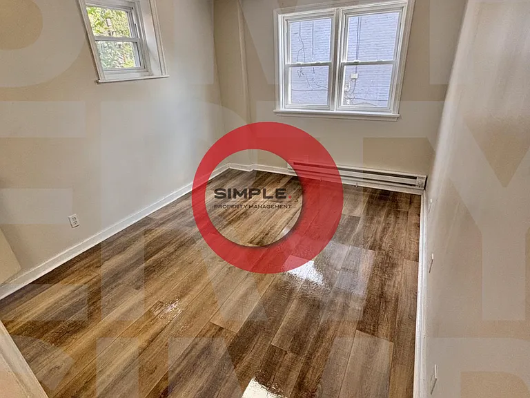 121 S 12th St — Photo 8