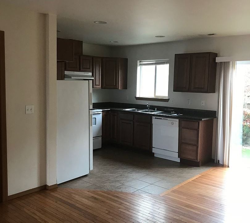 1st image of 1628 W Lee St APT 01