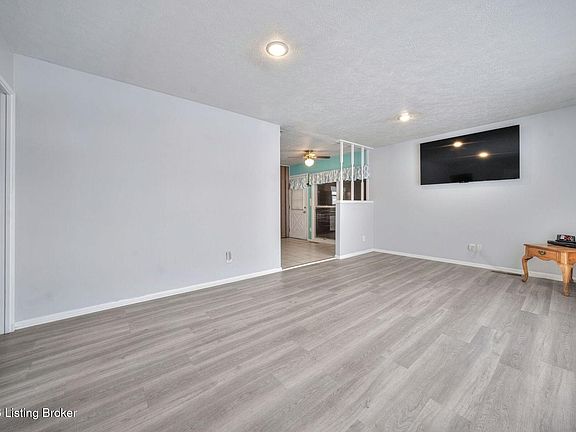 3rd image of 3000 Lynnwood Way