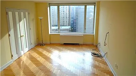 Rented by R New York
