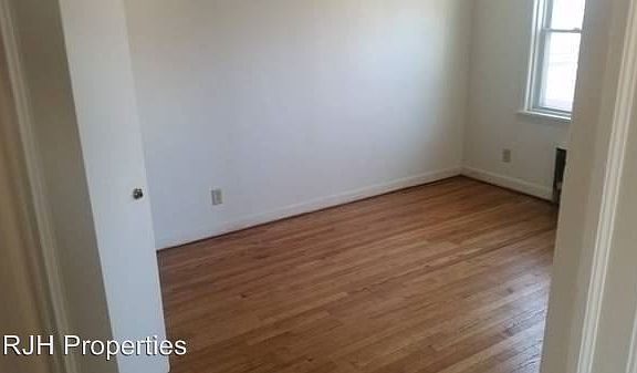 3rd image of 4522 W Fond Du Lac Ave APT 2