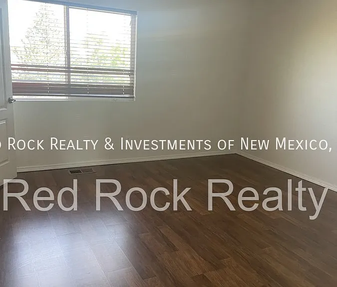 7204 Deer Canyon Ave NE — Photo 14