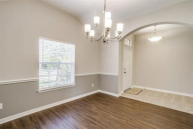 2692 Lake Ridge Dr — Photo 2