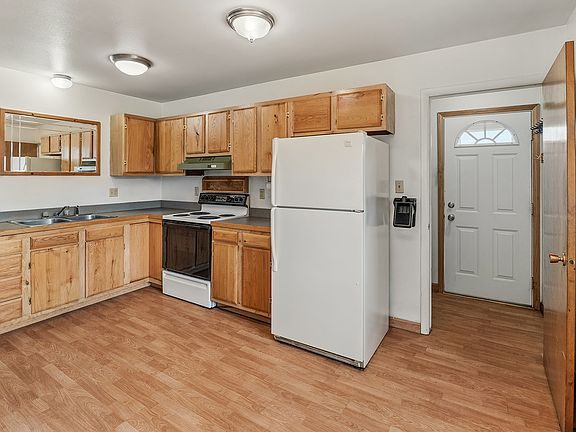 4th image of 1524 Cole Ave