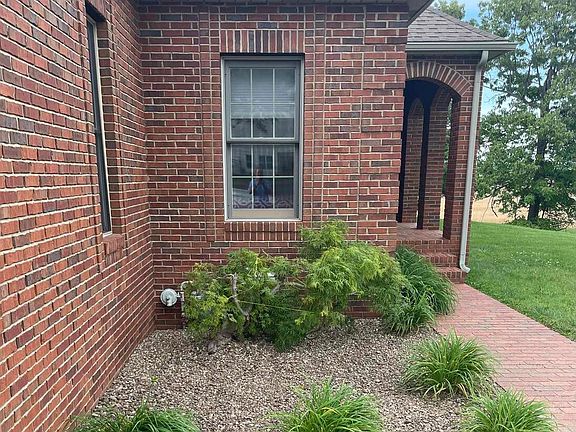 5th image of 225 Fairway Dr